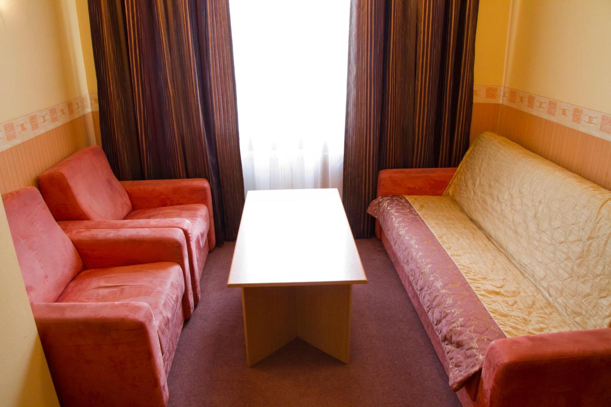 Hotel Iskra Жешув Экстерьер фото
