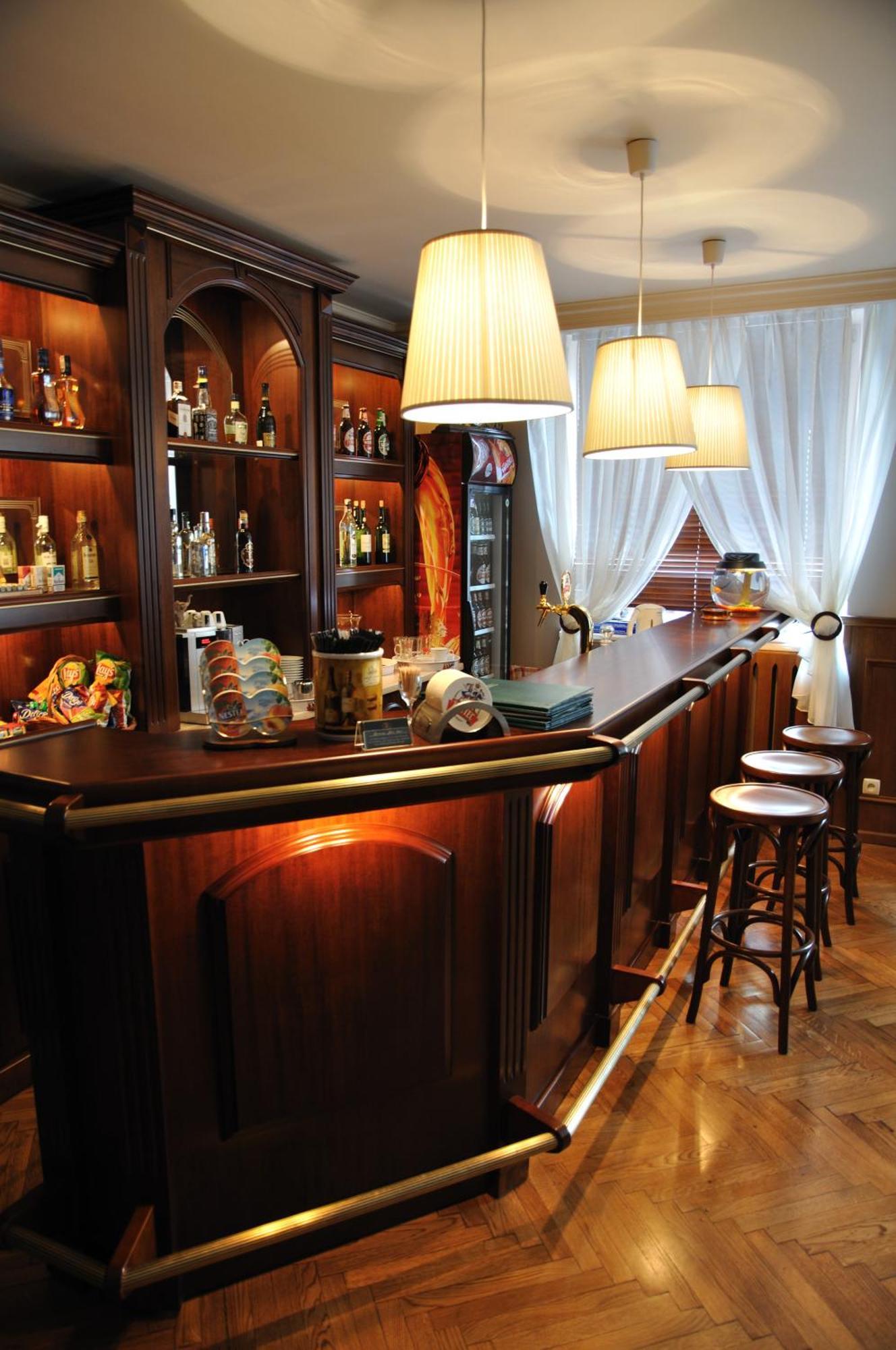 Hotel Iskra Жешув Экстерьер фото
