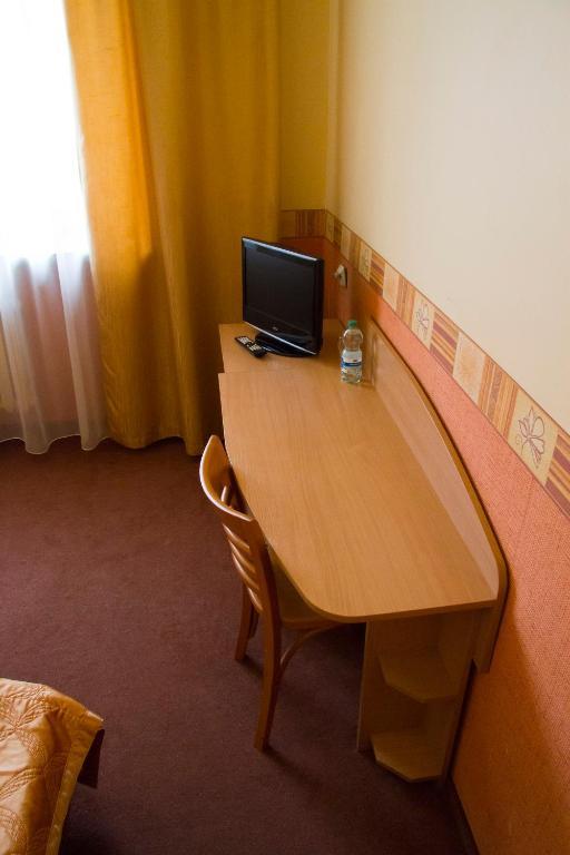 Hotel Iskra Жешув Номер фото
