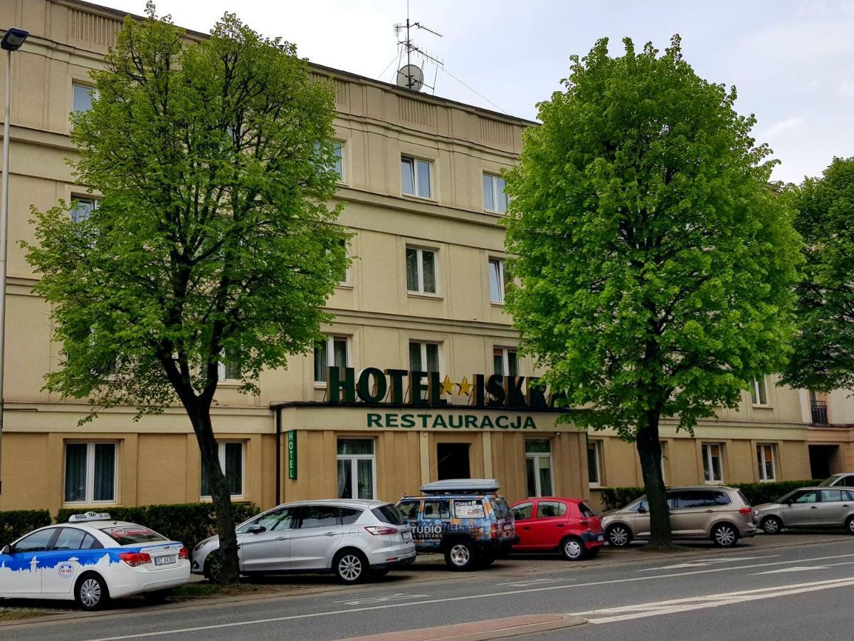 Hotel Iskra Жешув Экстерьер фото