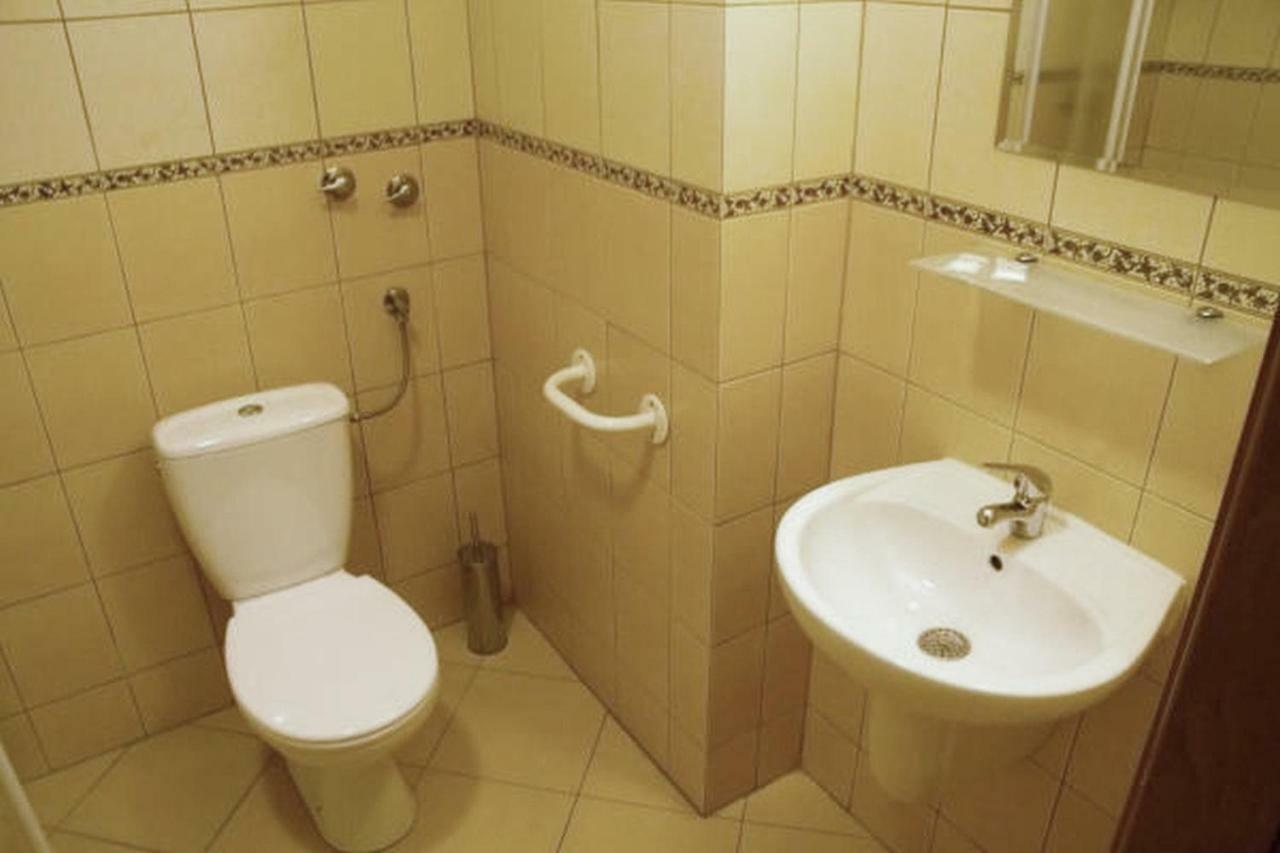 Hotel Iskra Жешув Экстерьер фото
