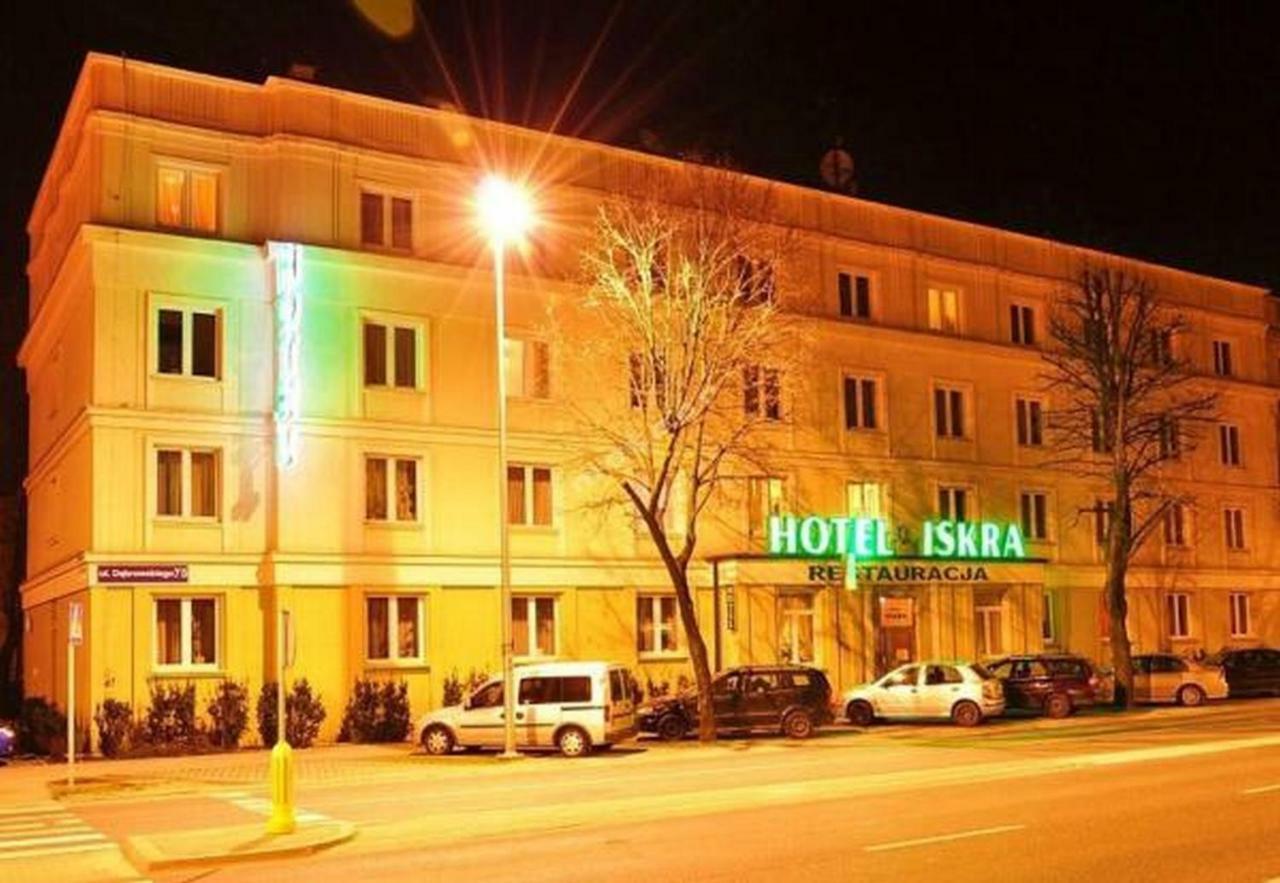 Hotel Iskra Жешув Экстерьер фото